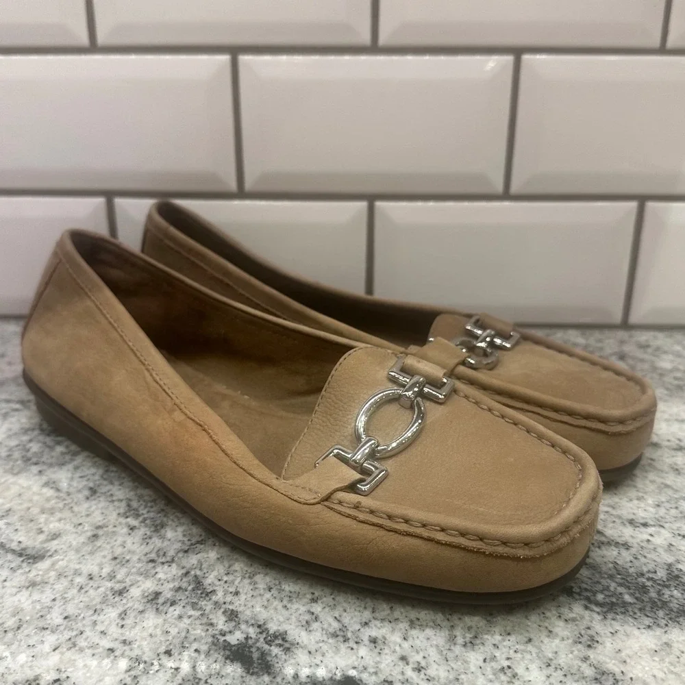 Aerosoles Tan Suede Loafer Flats Women 9.5 M Slip On‎ Metal Buckle Equestrian